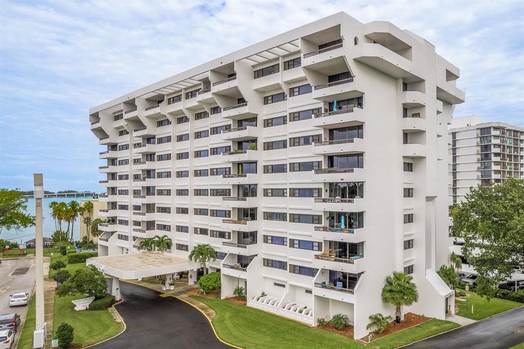 30 TURNER STREET UNIT 502 CLEARWATER, FL 33756