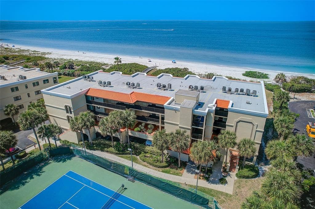7564 BAYSHORE DRIVE UNIT 306 TREASURE ISLAND, FL 33706