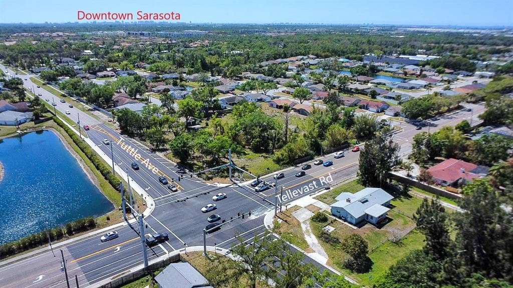 7720 TUTTLE AVENUE SARASOTA, FL 34243