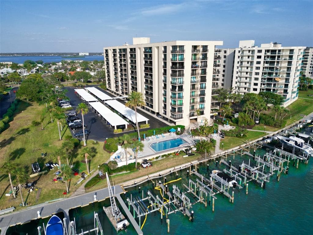 690 ISLAND WAY UNIT 707