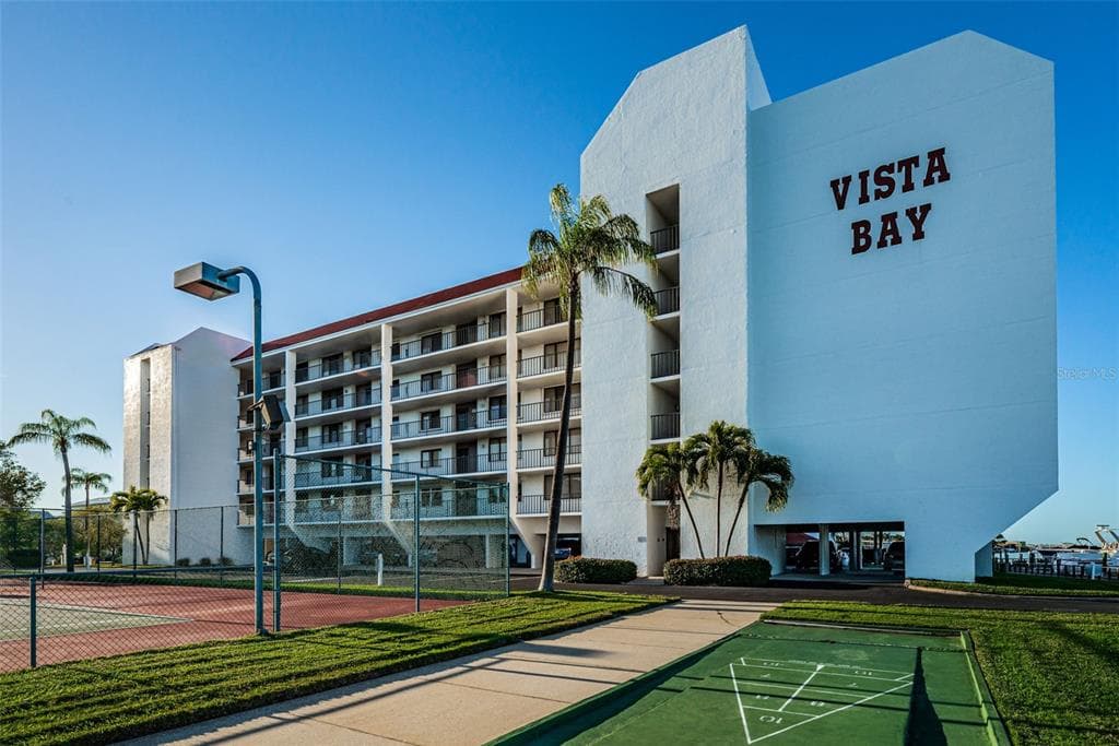 19111 VISTA BAY DRIVE UNIT 304 INDIAN SHORES, FL 33785