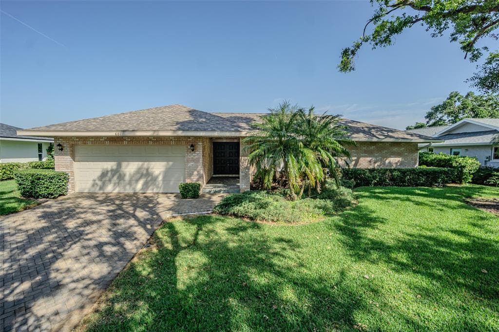 601 RIVIERA BAY DRIVE NE ST PETERSBURG, FL 33702