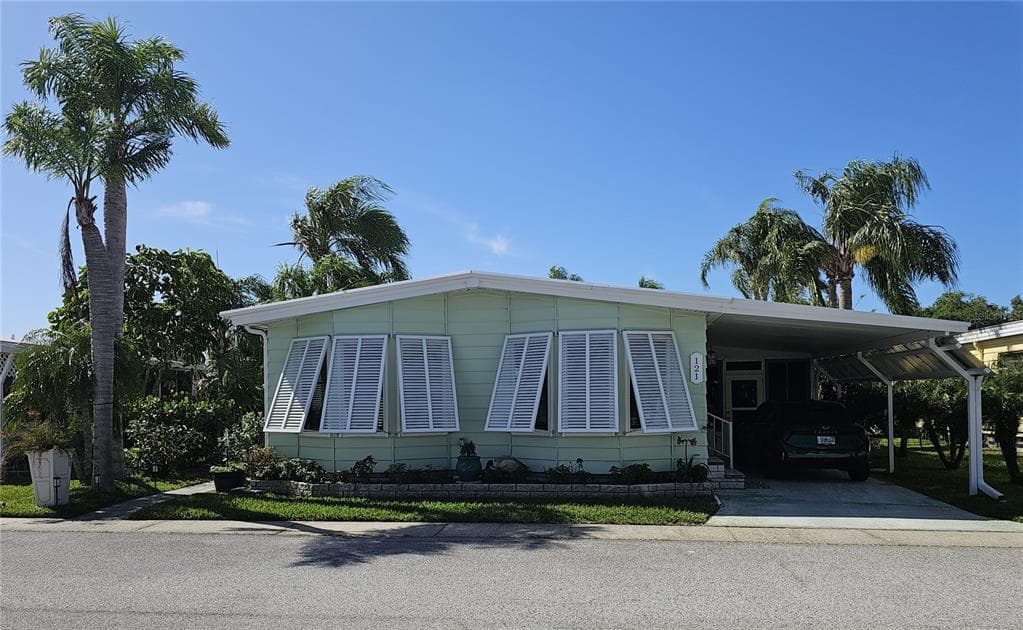 121 DOLPHIN DRIVE S OLDSMAR, FL 34677