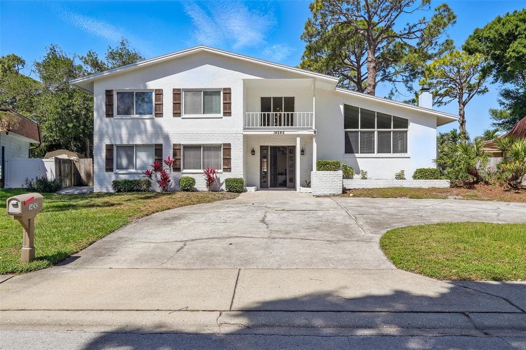 14242 84TH TERRACE SEMINOLE, FL 33776