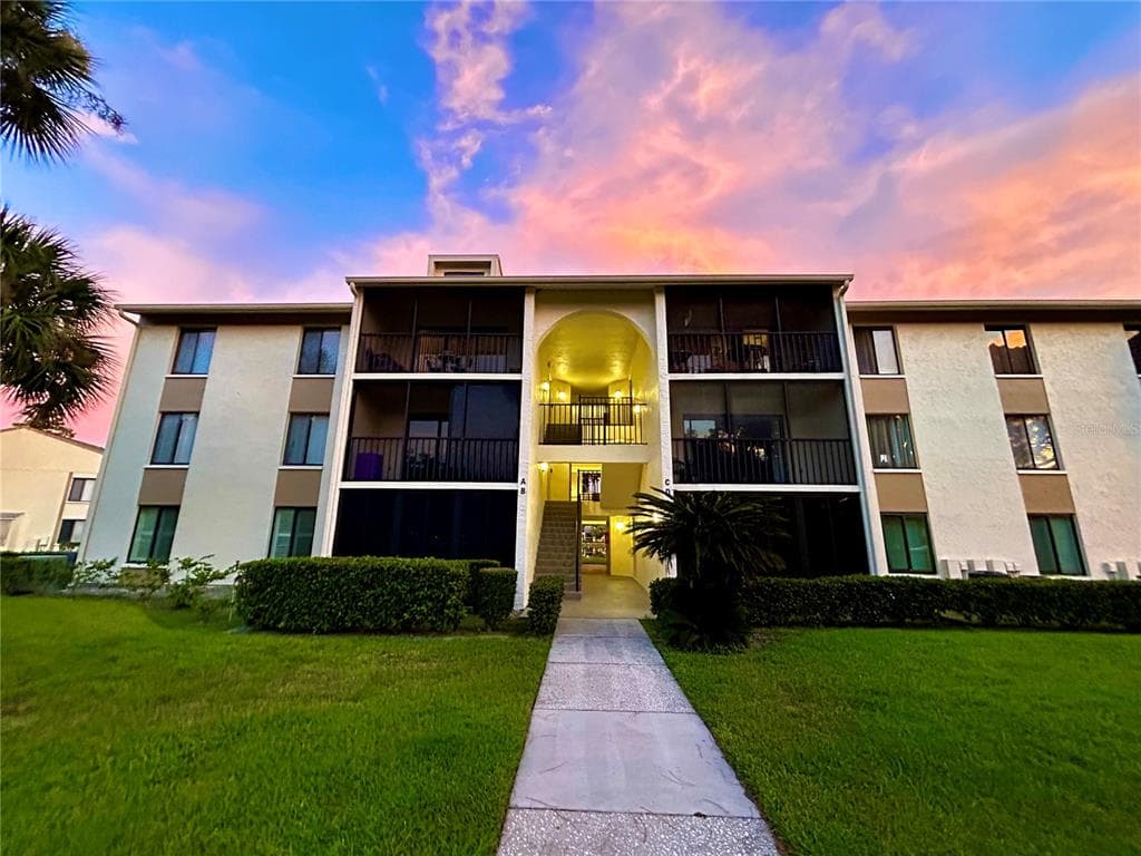 1423 PINE GLEN LANE UNIT D2 TARPON SPRINGS, FL 34688