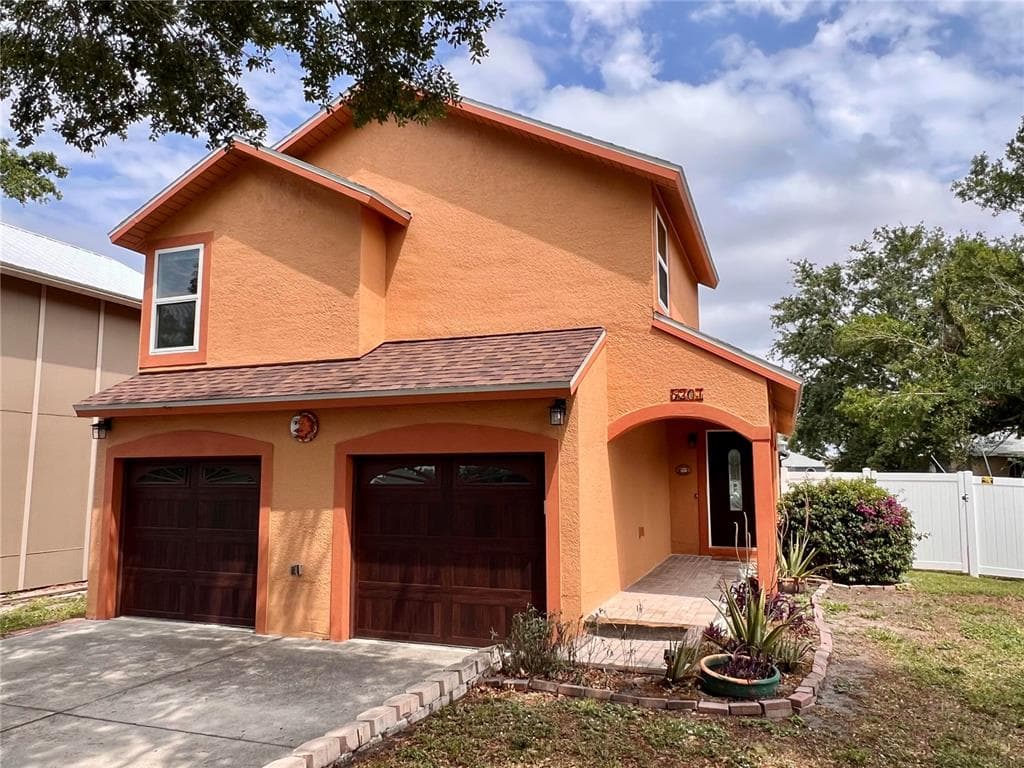 5207 MOELLER AVENUE SARASOTA, FL 34233