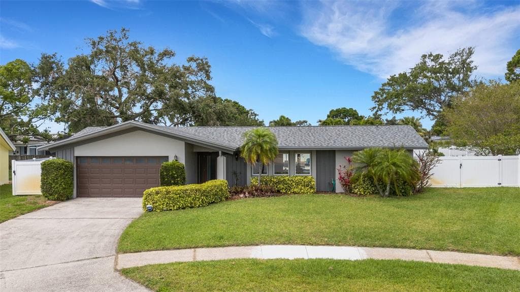 13913 105TH AVENUE LARGO, FL 33774
