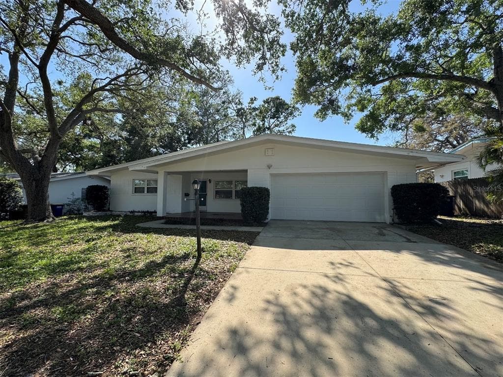 908 PINEVIEW AVENUE CLEARWATER, FL 33756