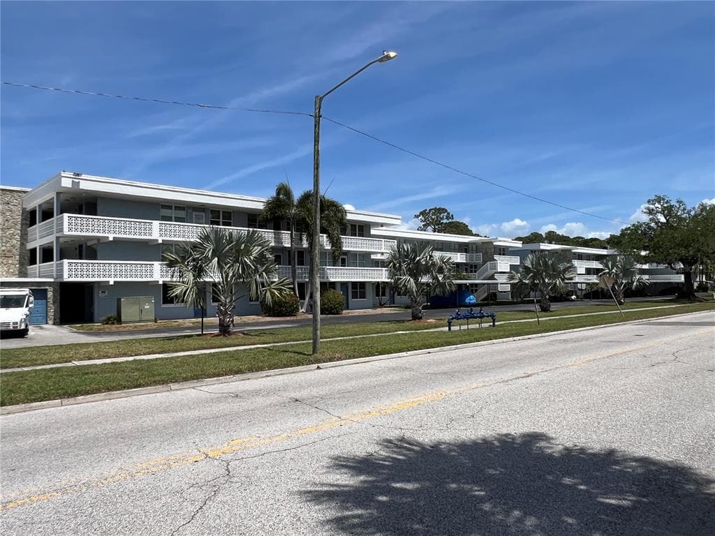 4715 BAY STREET NE UNIT 235