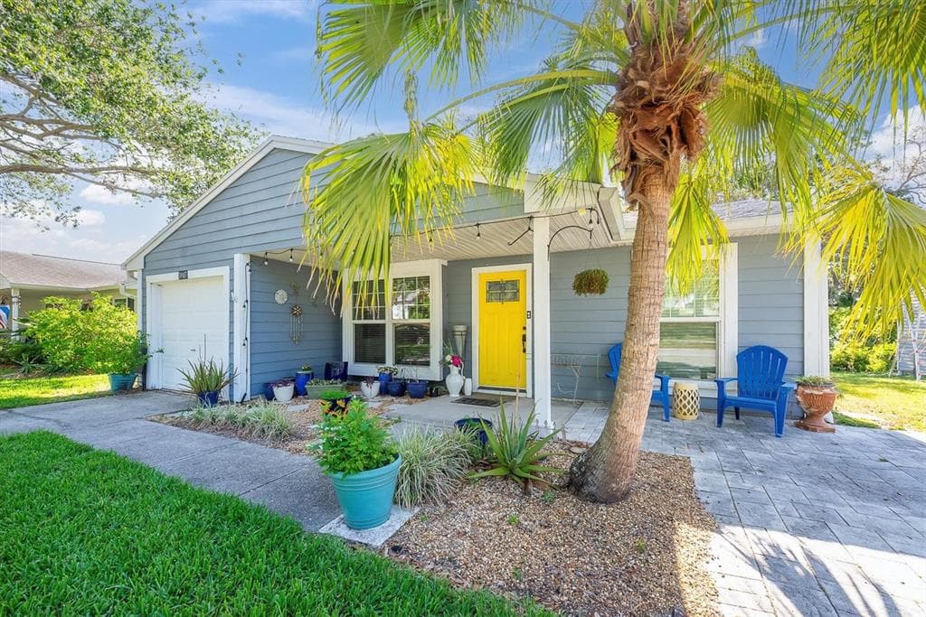 3907 LAKE SHORE DRIVE PALM HARBOR, FL 34684