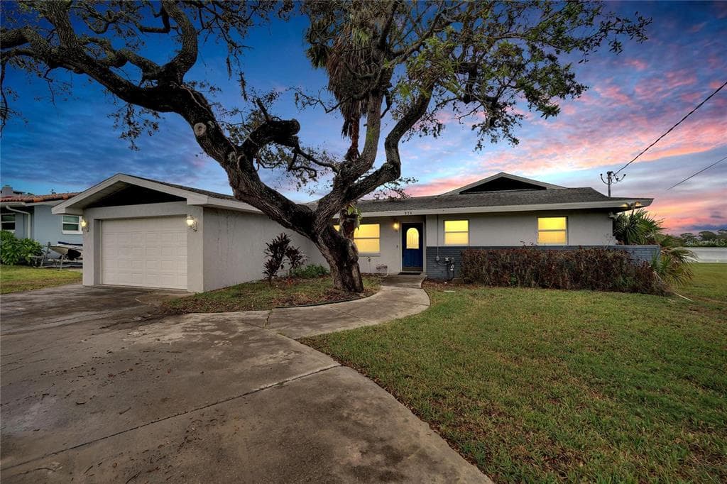 828 BAYSHORE DRIVE