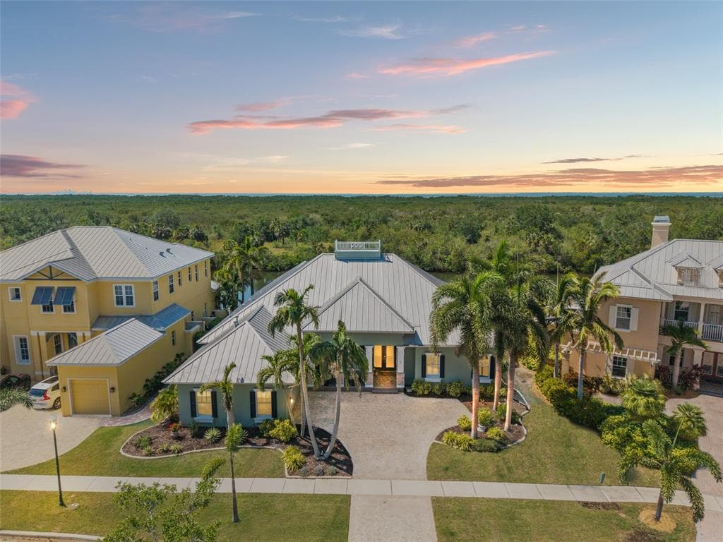 819 ISLEBAY DRIVE APOLLO BEACH, FL 33572