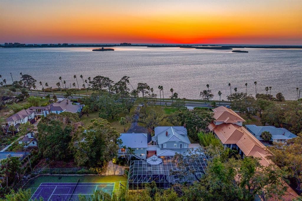 147 & 139 EDGEWATER DRIVE DUNEDIN, FL 34698
