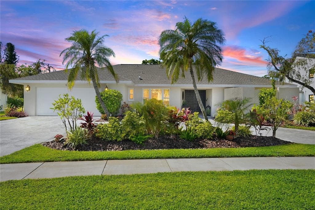 9072 BAYWOOD PARK DRIVE