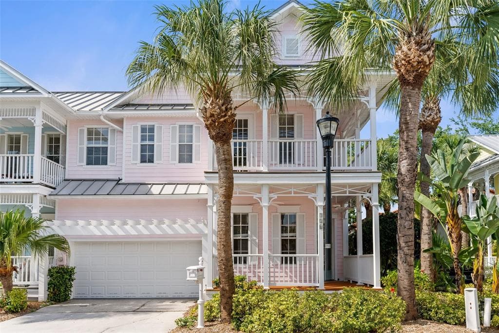916 HEMINGWAY CIRCLE TAMPA, FL 33602