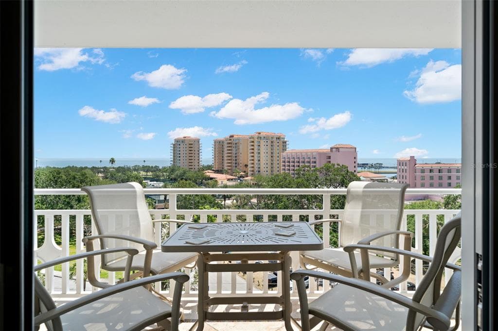 700 BEACH DRIVE NE UNIT 803 ST PETERSBURG, FL 33701