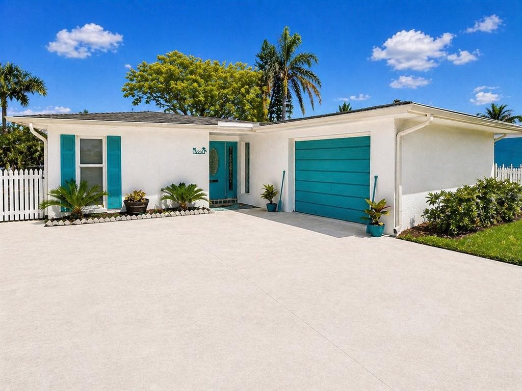 4920 PELICAN DRIVE NEW PORT RICHEY, FL 34652