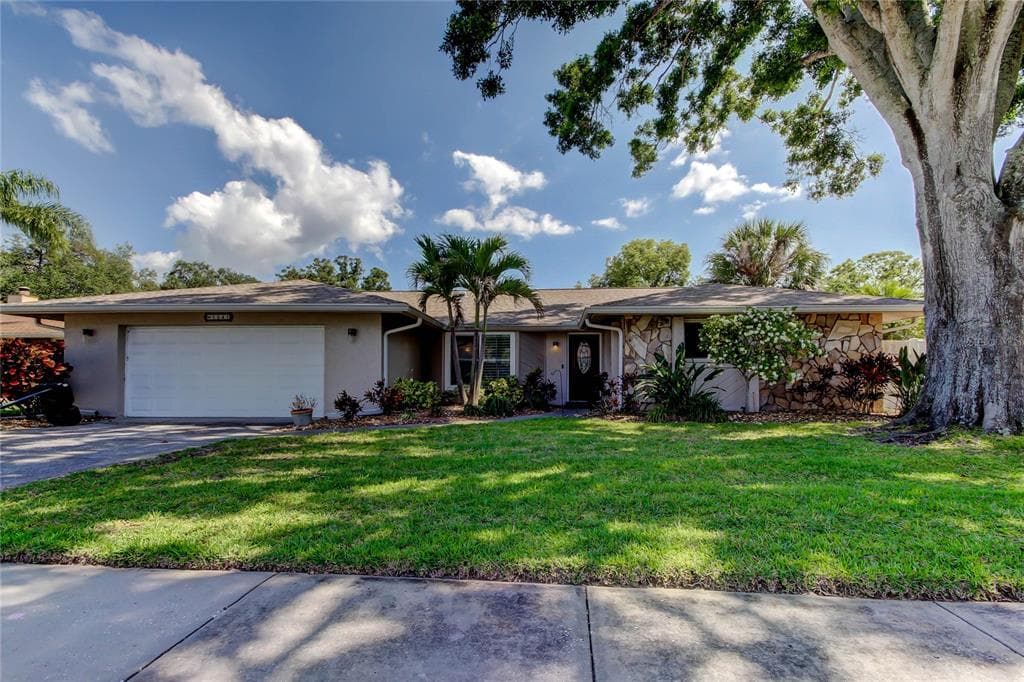 1041 PERSIMMON DRIVE