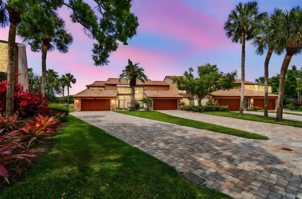 2421 LAKE POINT LANE