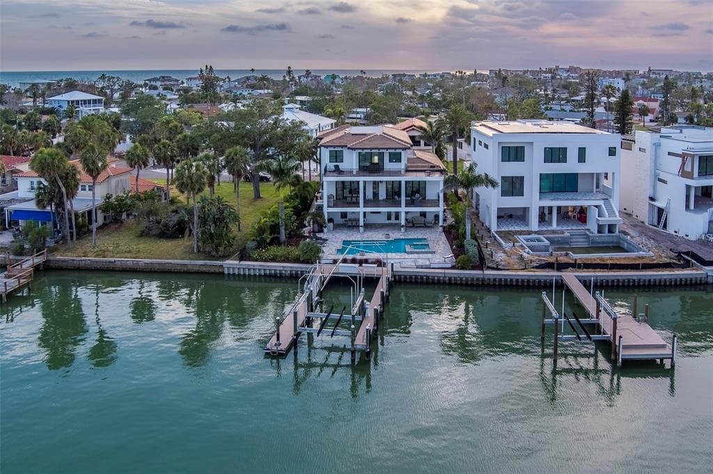 15805 REDINGTON DRIVE REDINGTON BEACH, FL 33708