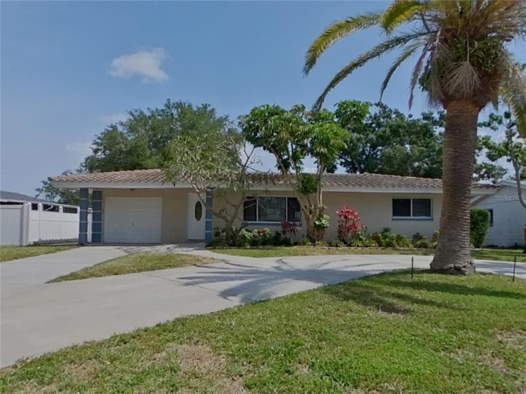 3825 EASTON STREET SARASOTA, FL 34238