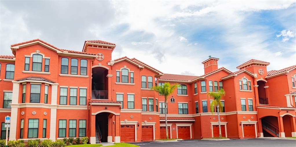 2731 VIA CAPRI UNIT 915 CLEARWATER, FL 33764