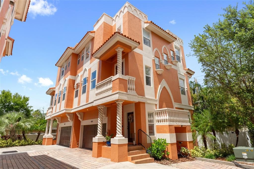 904 VILLA VENICIA WAY TAMPA, FL 33606