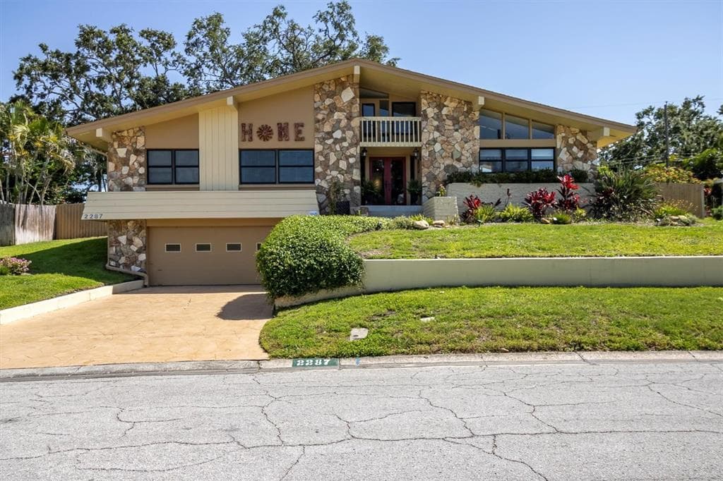 2287 DEMARET DRIVE