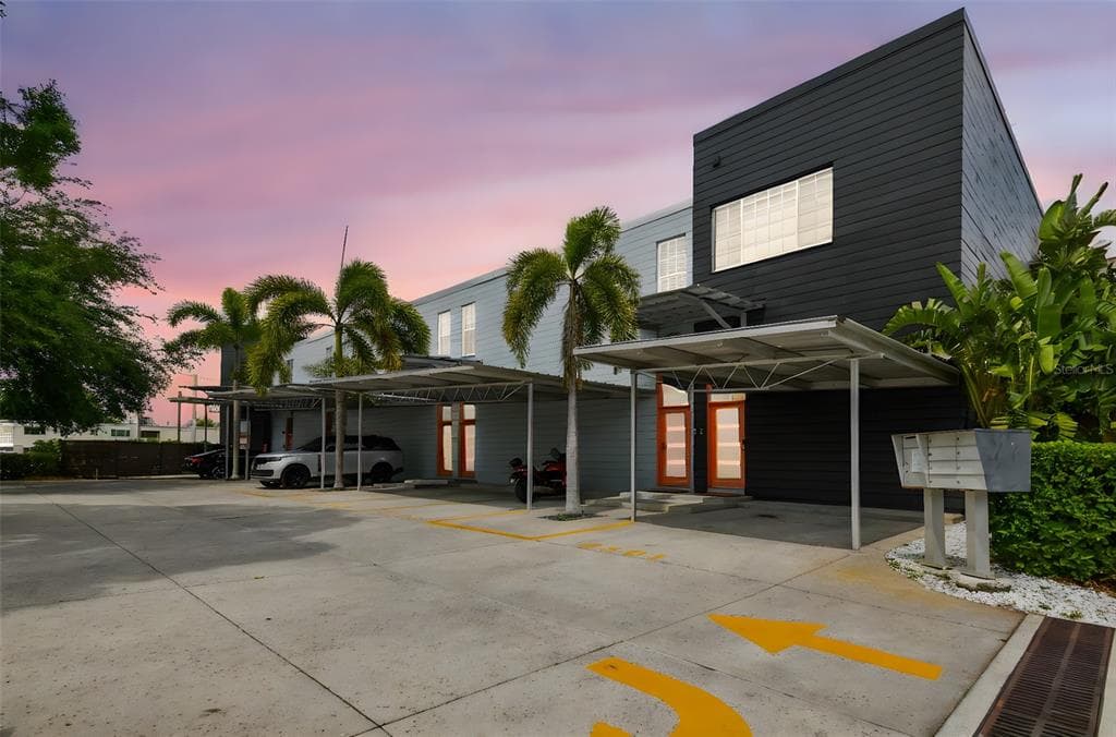 2505 W AZEELE STREET TAMPA, FL 33609
