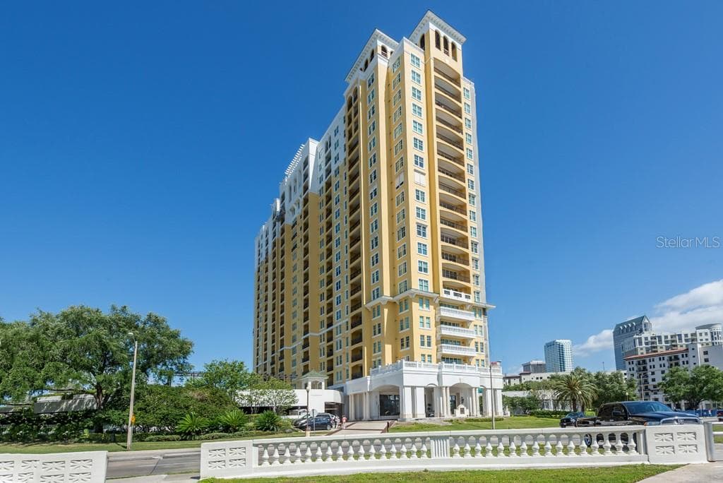 345 BAYSHORE BOULEVARD UNIT 1803 TAMPA, FL 33606