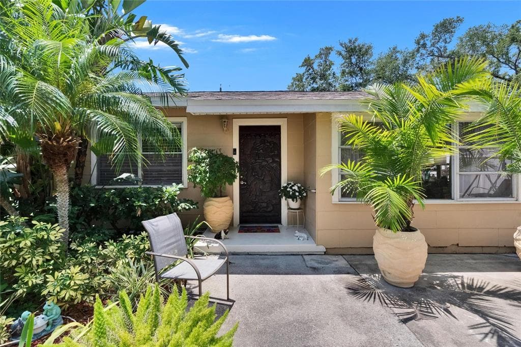 3626 S HESPERIDES STREET TAMPA, FL 33629