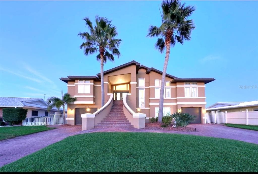 514 HARBOR DRIVE N INDIAN ROCKS BEACH, FL 33785