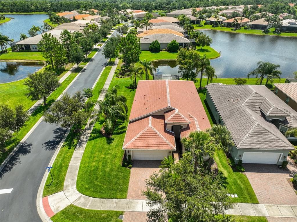 16227 CAPE CORAL DRIVE WIMAUMA, FL 33598