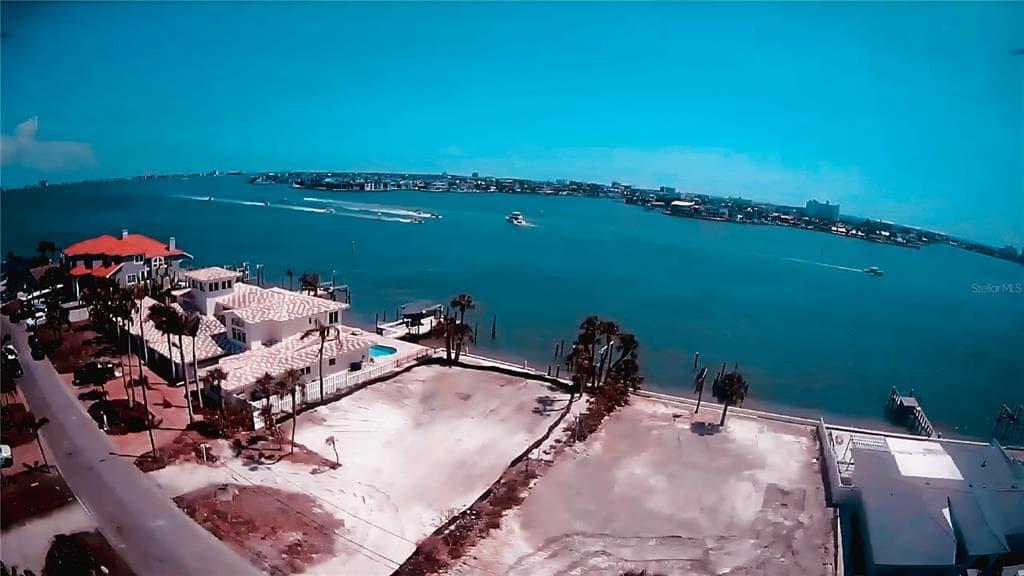7052 S SHORE DRIVE S SOUTH PASADENA, FL 33707