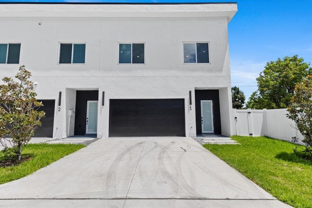 2608 W COLUMBUS DRIVE UNIT 1