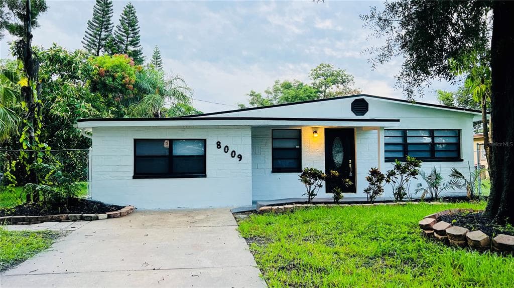 8009 SOMERSET LANE TAMPA, FL 33615