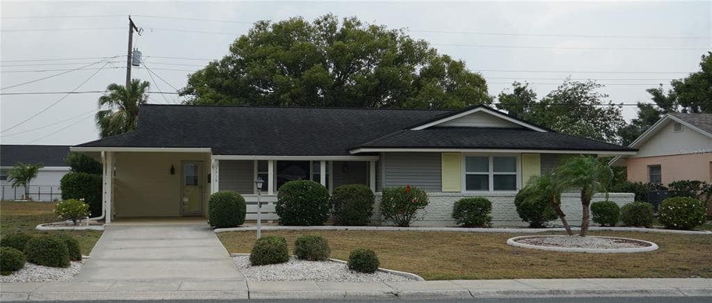 1719 COUNCIL DRIVE UNIT 09 SUN CITY CENTER, FL 33573