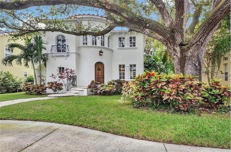 2712 W LEILA AVENUE TAMPA, FL 33611