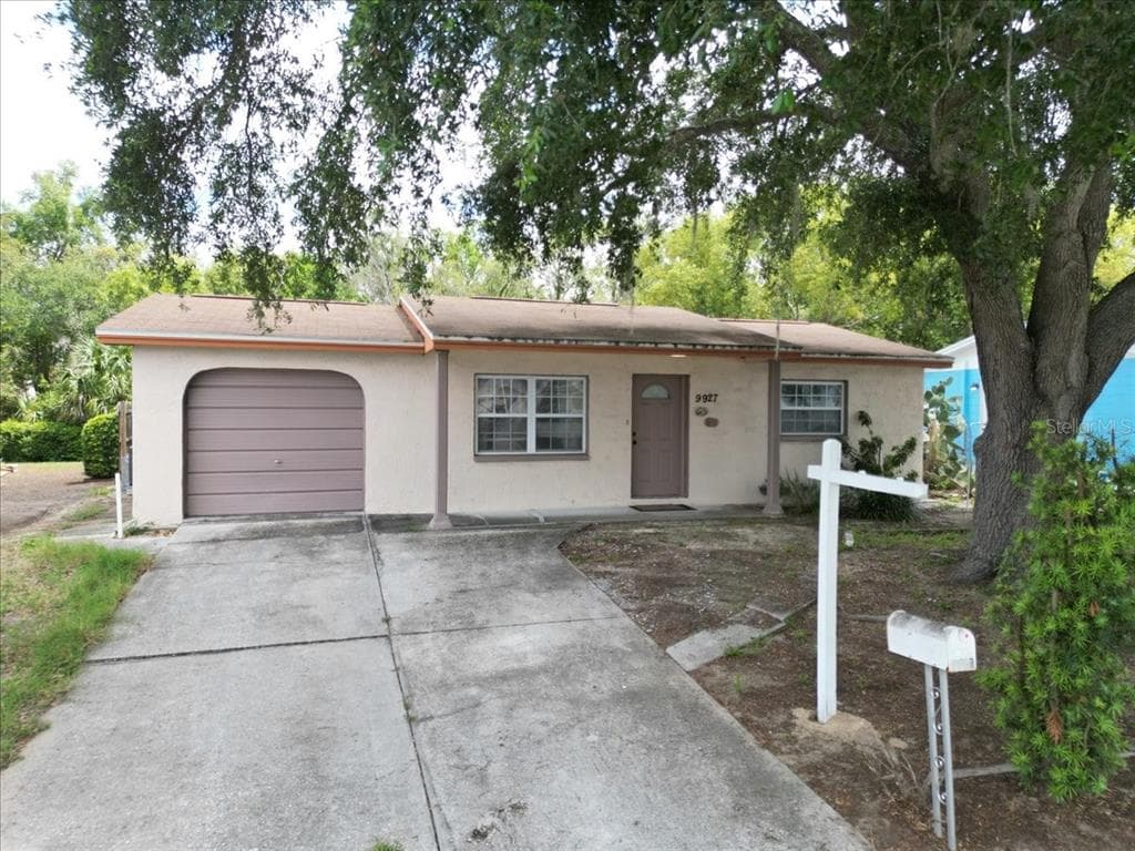 9927 WOODRIDGE COURT