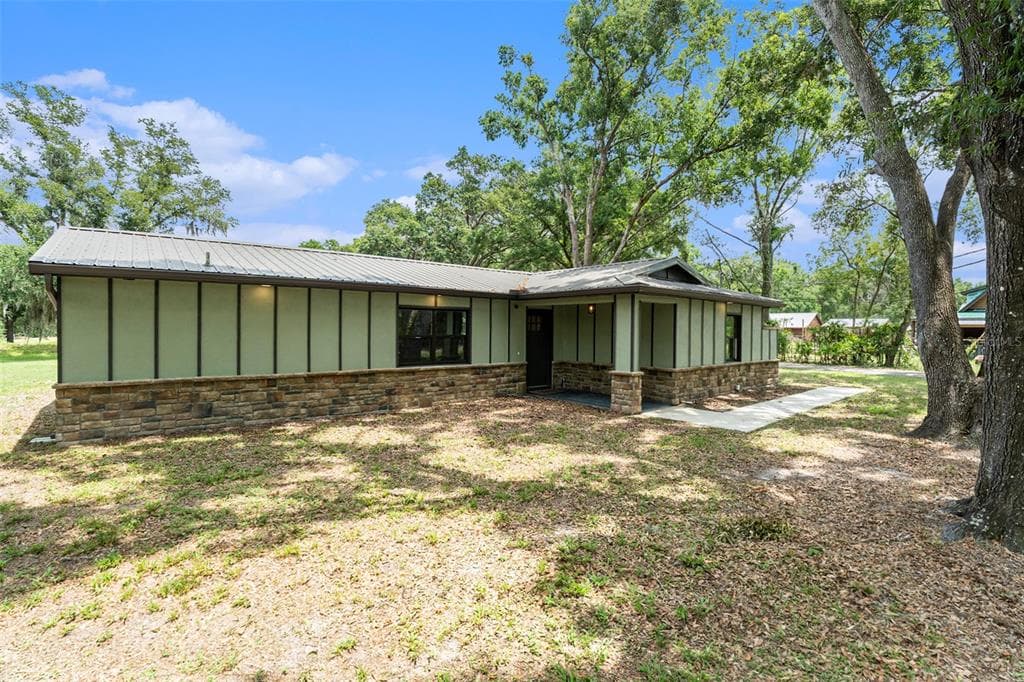 5106 FIVE ACRE RD PLANT CITY, FL 33565