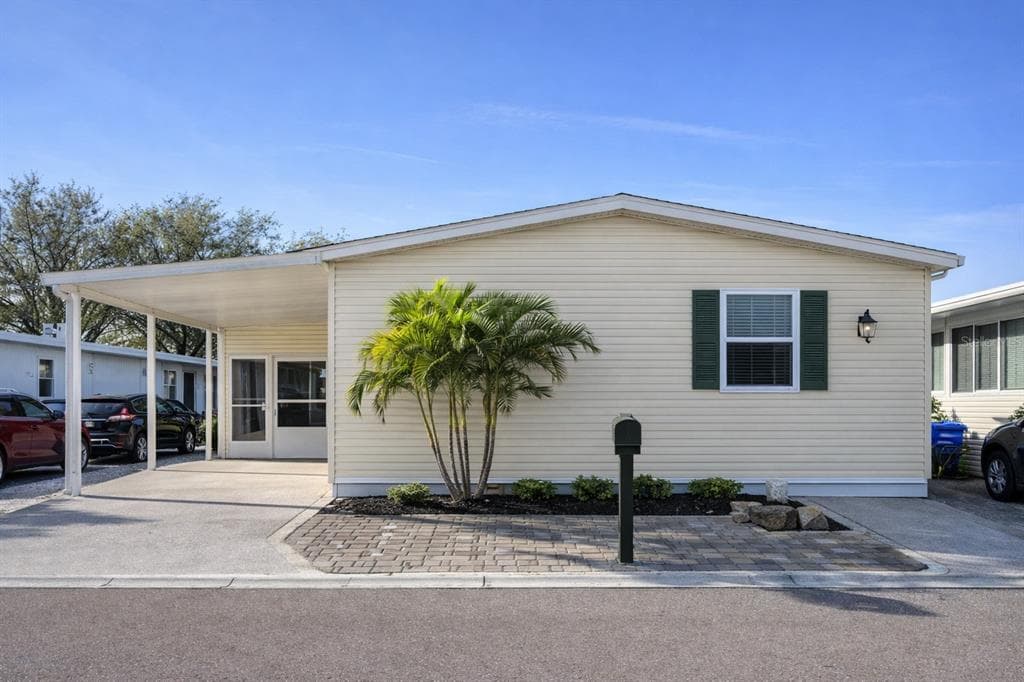 250 S PORT ROYAL LANE APOLLO BEACH, FL 33572