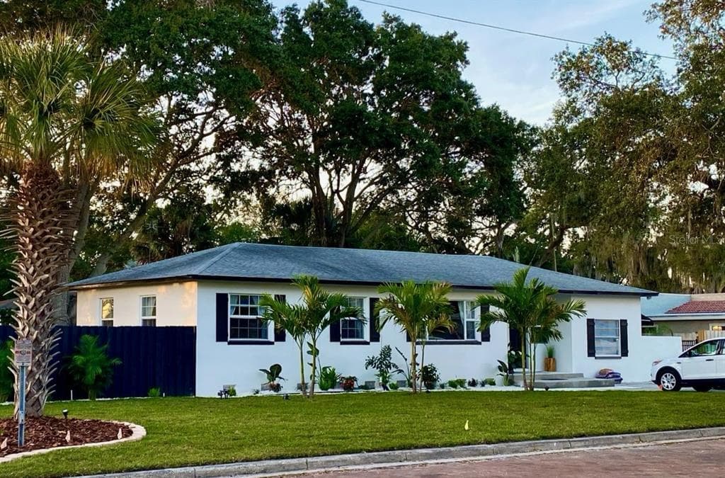 1600 PASADENA DRIVE UNIT A DUNEDIN, FL 34698