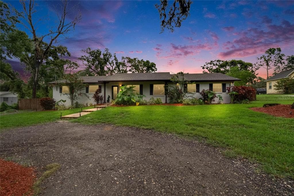 8222 VALRIE LANE RIVERVIEW, FL 33569