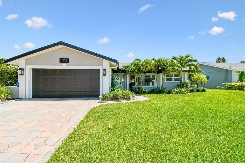 1432 50TH AVENUE NE ST PETERSBURG, FL 33703
