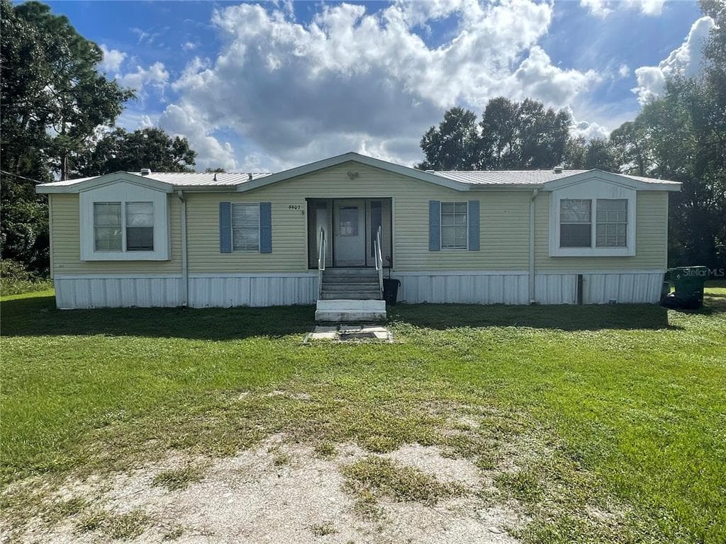 9907 W STATE ROAD 78 MOORE HAVEN, FL 33471