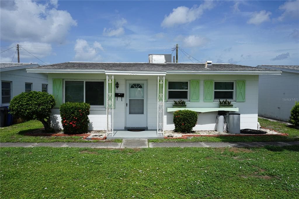 1536   COUNCIL  DRIVE UNIT 9 SUN CITY CENTER, FL 33573