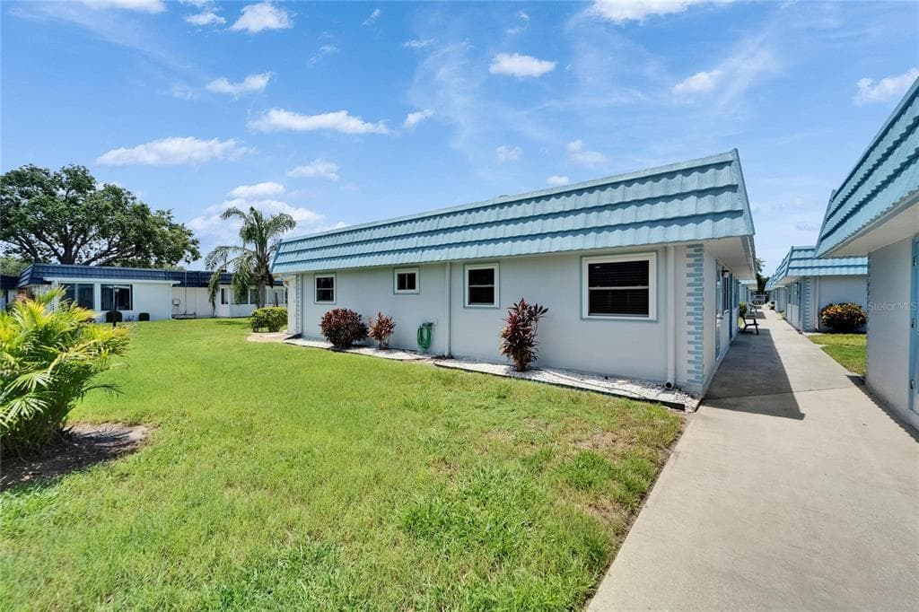 302 ANDOVER PLACE UNIT G156 SUN CITY CENTER, FL 33573