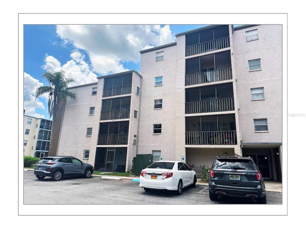 5541 BAY BOULEVARD UNIT 405 PORT RICHEY, FL 34668
