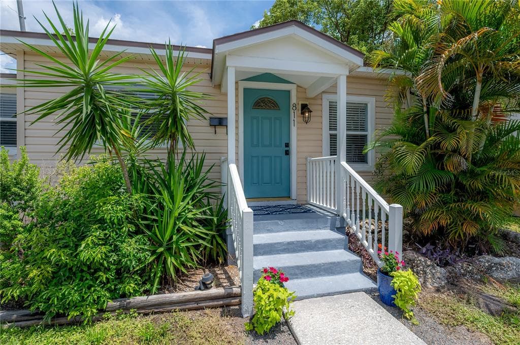 811 W PENINSULAR STREET TAMPA, FL 33603