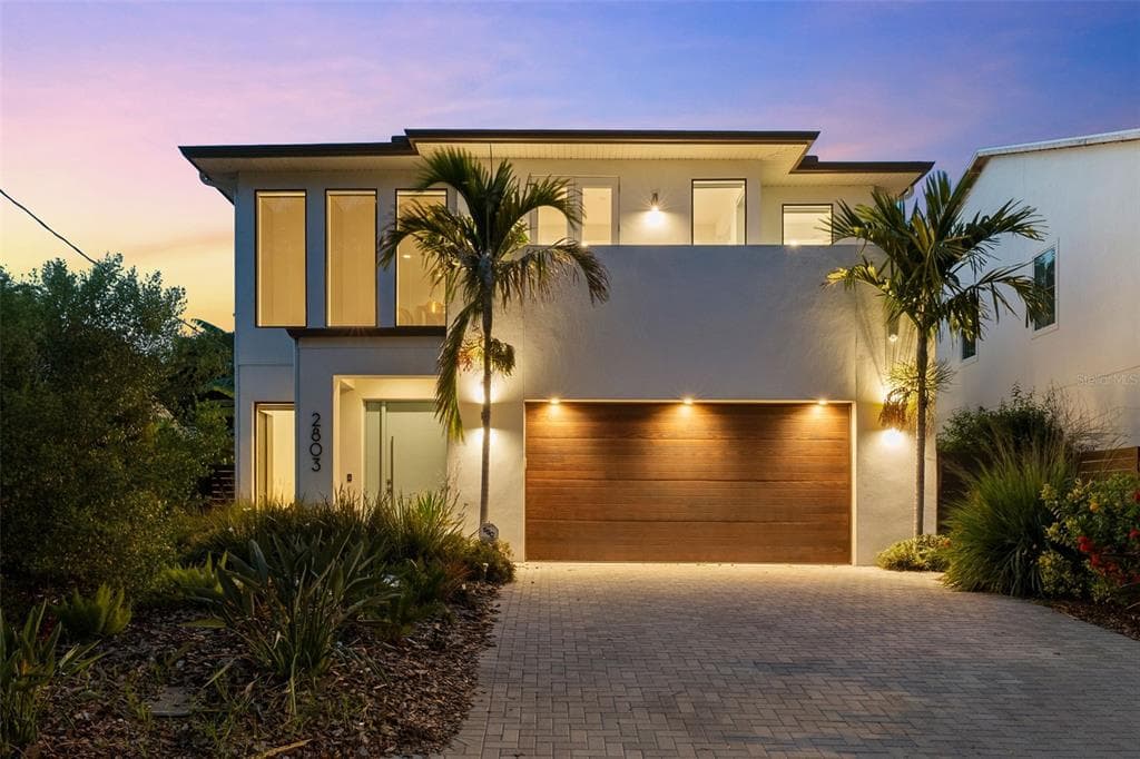 2803 W AQUILLA STREET TAMPA, FL 33629